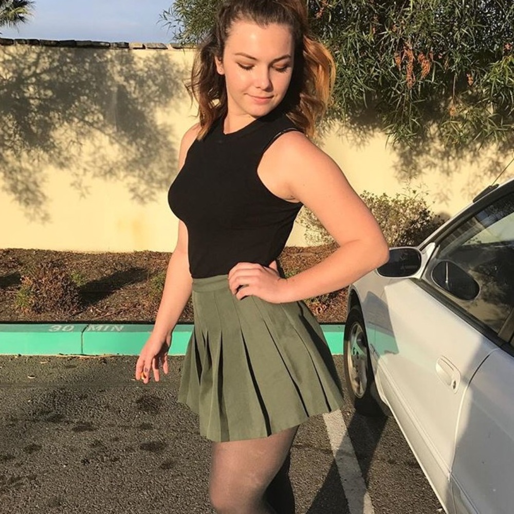 Forever 21 high waisted school girl skirt